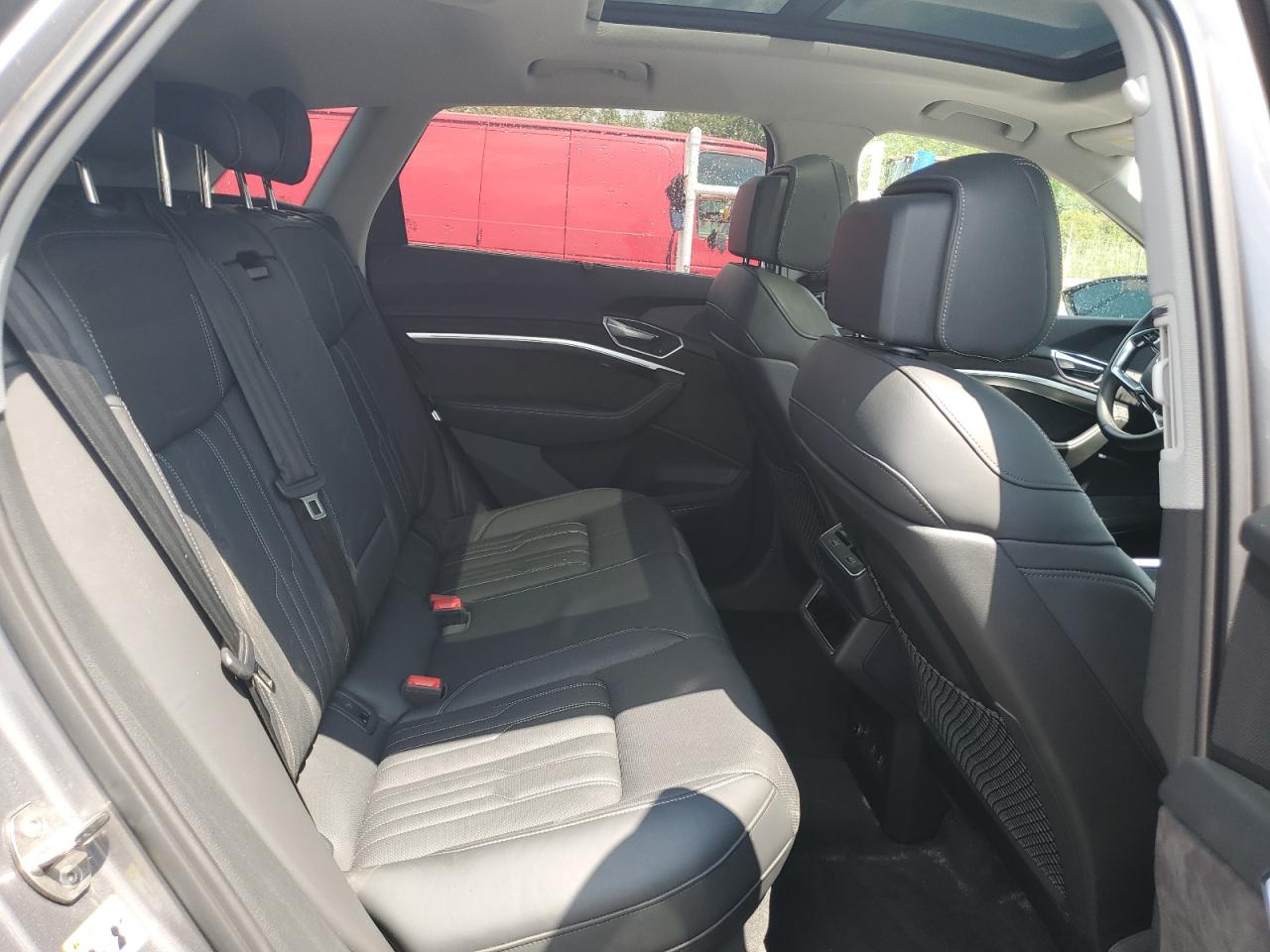 WA1VAAGE8KB007323 2019 Audi E-Tron Prestige