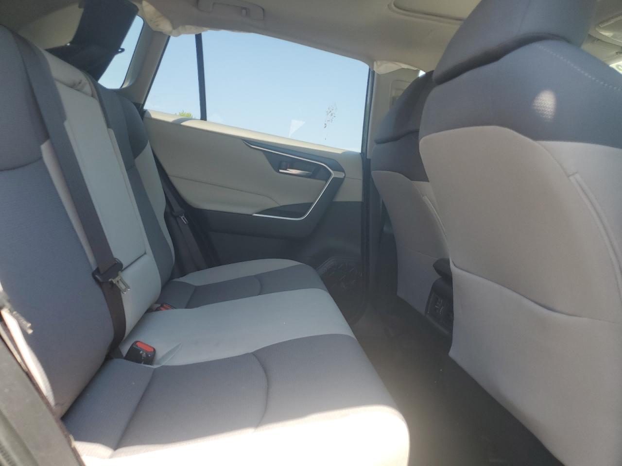 JTMP1RFV4KD003935 2019 Toyota Rav4 Xle