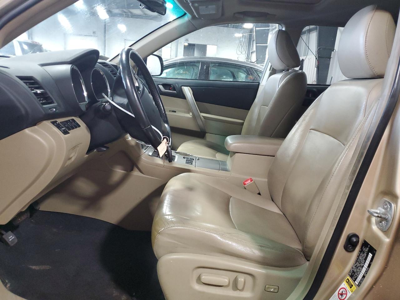 5TDBK3EH4CS160919 2012 Toyota Highlander Base