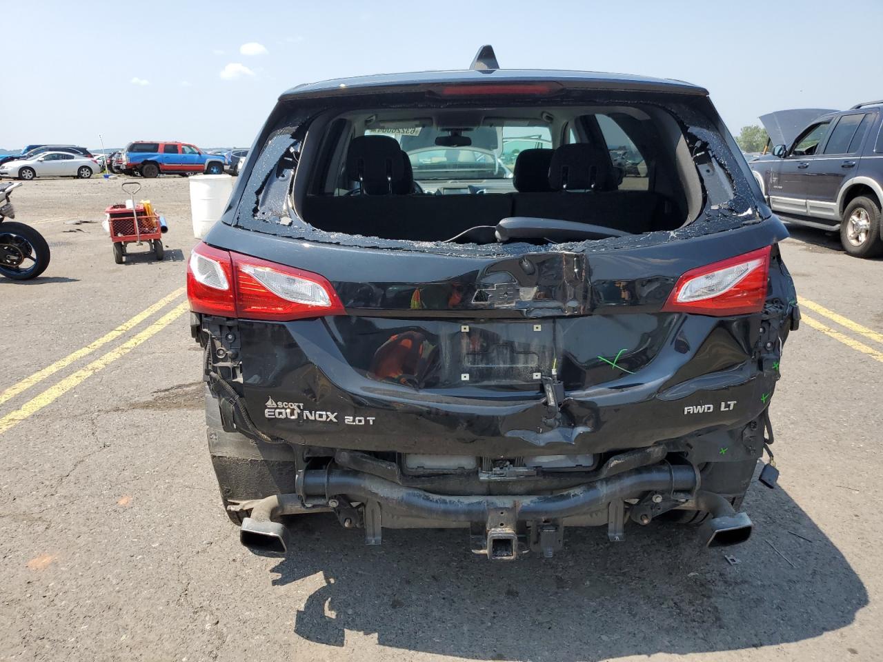 2GNAXTEX5J6172063 2018 Chevrolet Equinox Lt