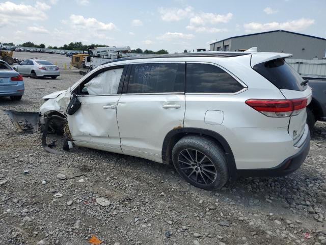 VIN 5TDJZRFH1HS470896 2017 Toyota Highlander, SE no.2