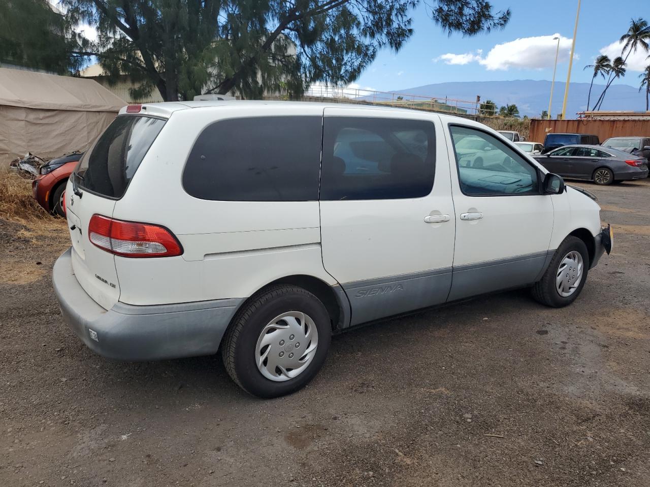 Lot #2821684803 2001 TOYOTA SIENNA CE