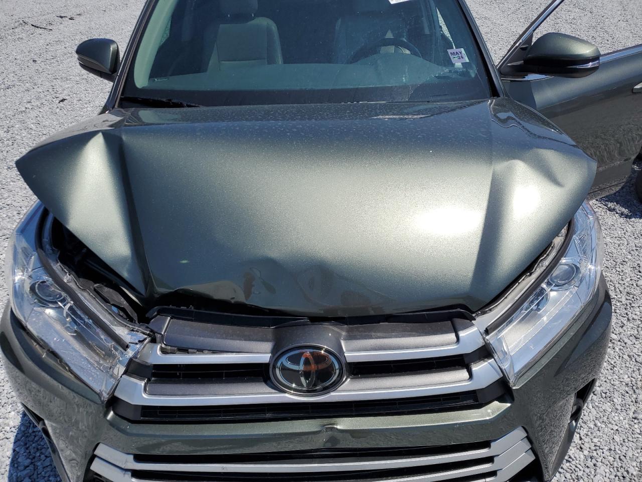 5TDKZRFH6HS221787 2017 Toyota Highlander Se