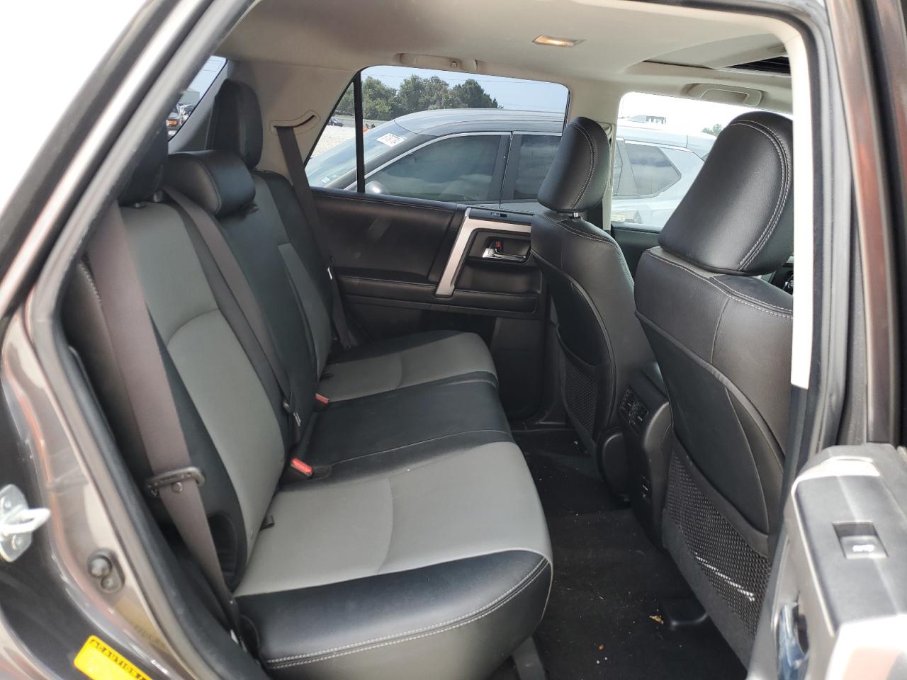 JTEZU5JR9G5132981 2016 Toyota 4Runner Sr5