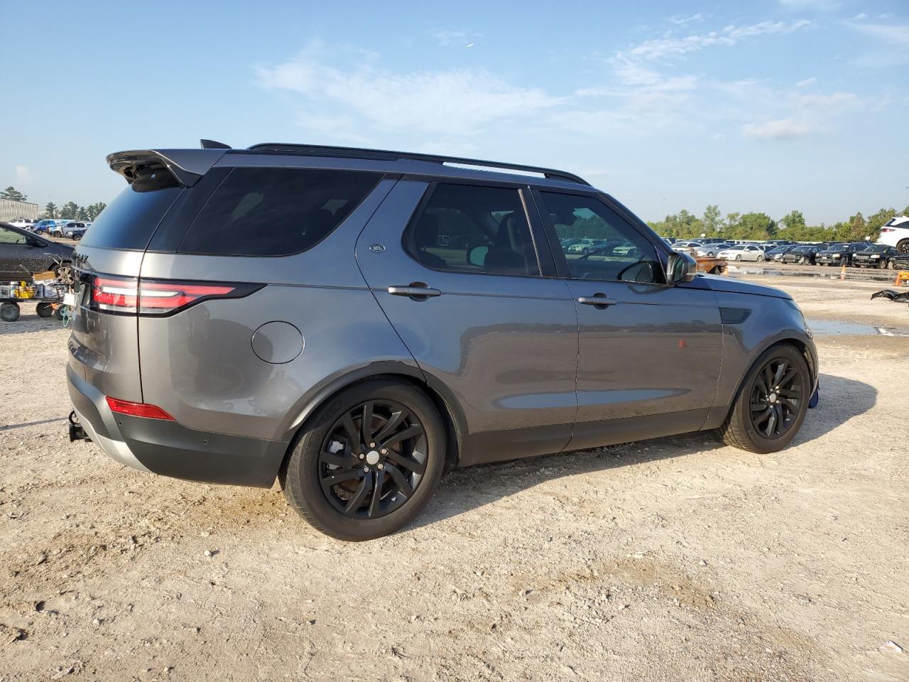 2017 Land Rover Discovery Hse vin: SALRRBBK3HA026467