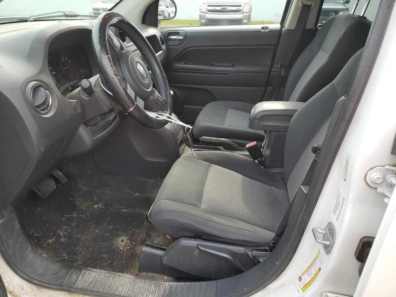 1J4NF1FB5BD197398 2011 Jeep Compass Sport