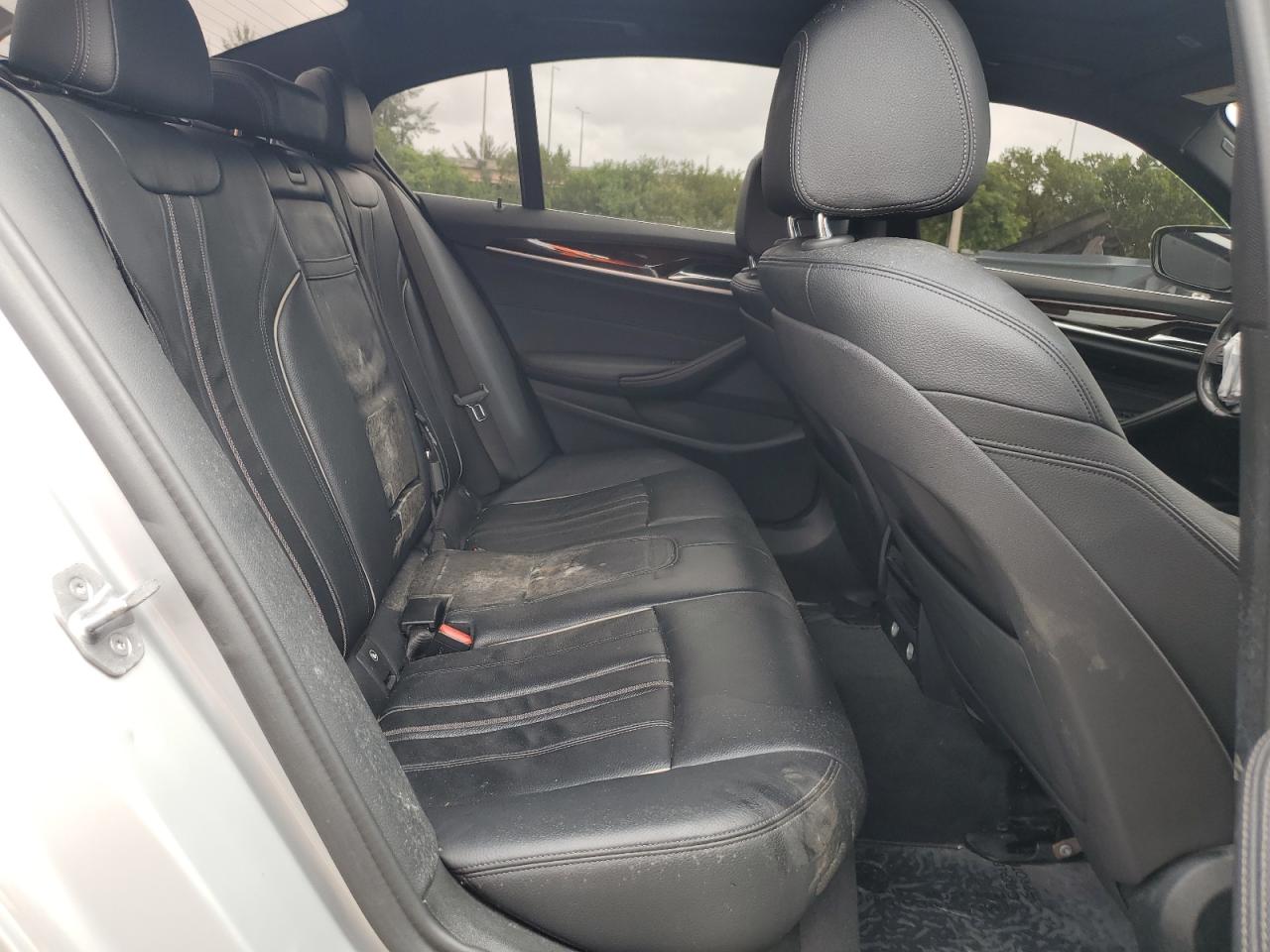 WBAJA7C51KG911687 2019 BMW 530 Xi