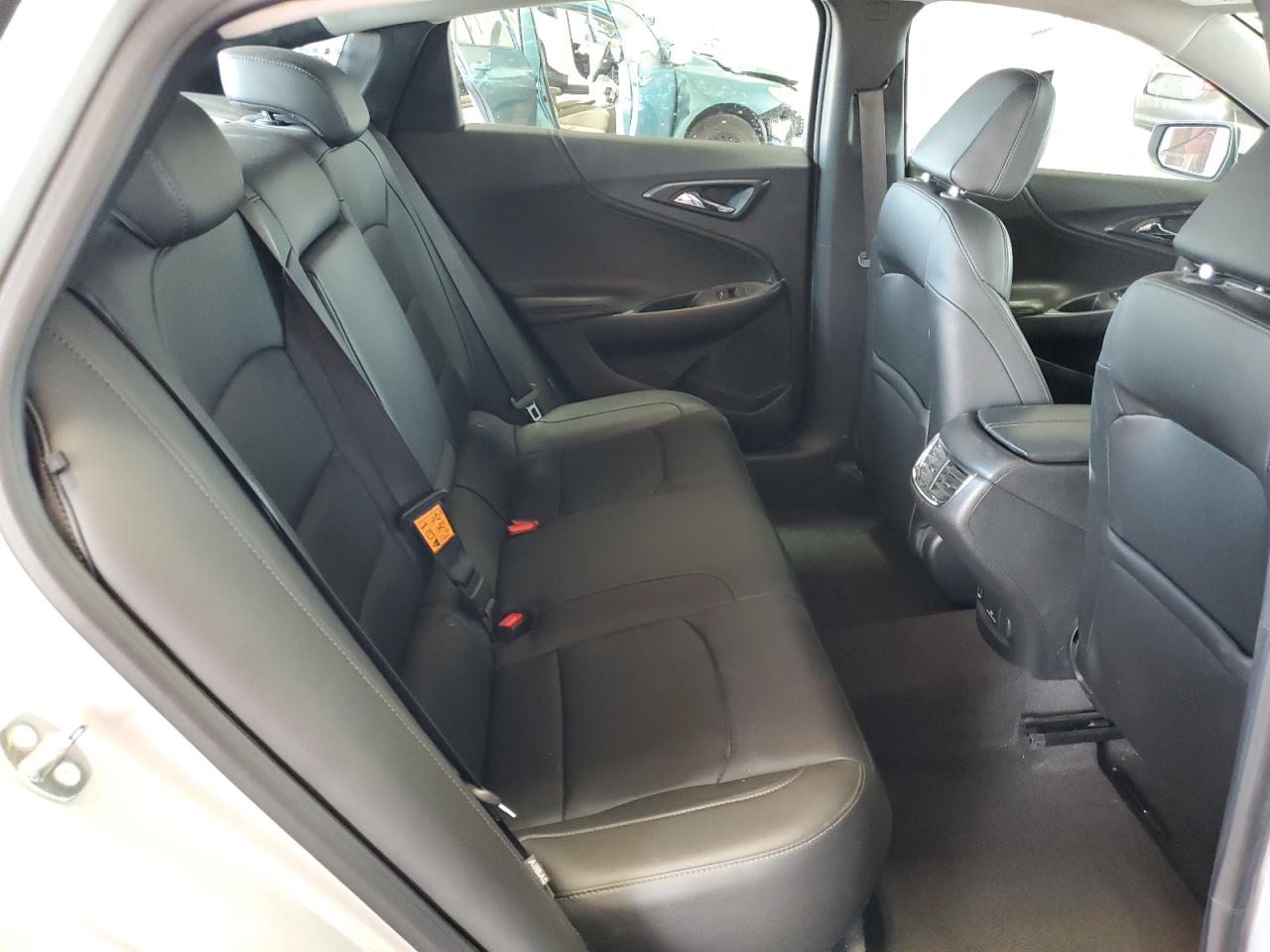 1G1ZD5ST6JF112423 2018 Chevrolet Malibu Lt