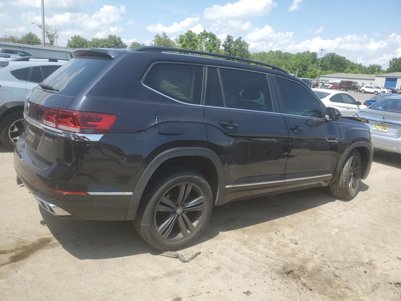 1V2NR2CA9MC526125 2021 Volkswagen Atlas Se