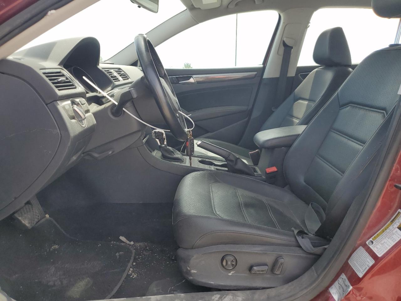 1VWBT7A38HC023857 2017 Volkswagen Passat Se