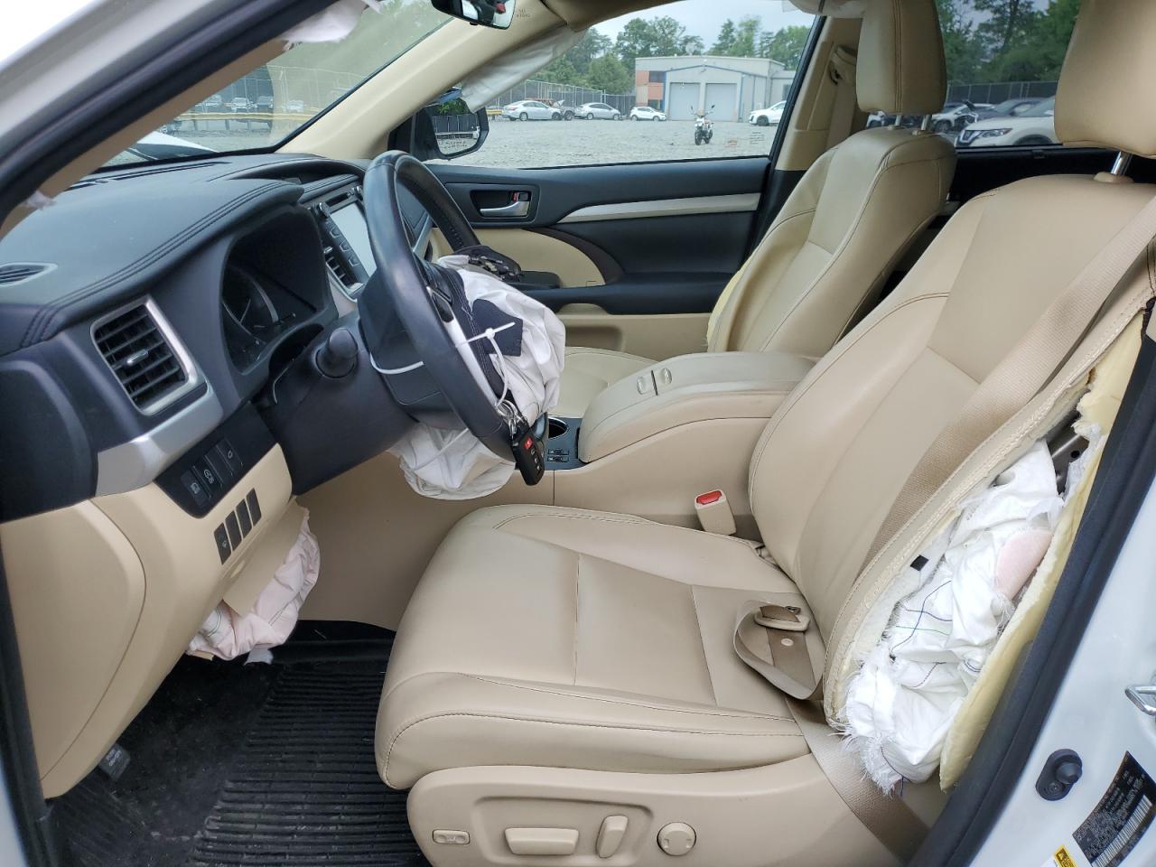 5TDJZRFH1JS545974 2018 Toyota Highlander Se