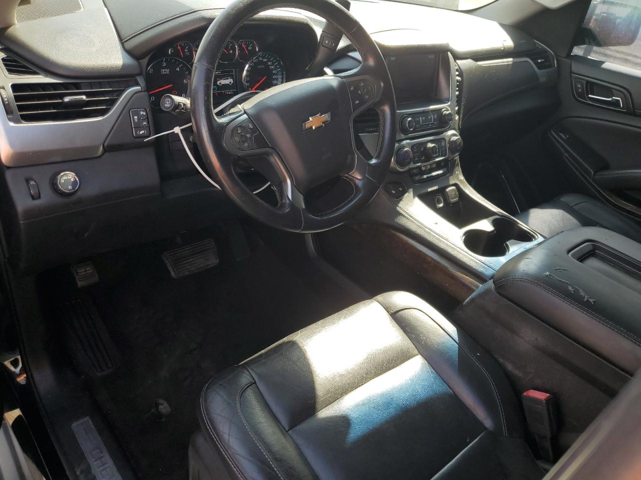 2018 Chevrolet Suburban C1500 Lt vin: 1GNSCHKC1JR266105