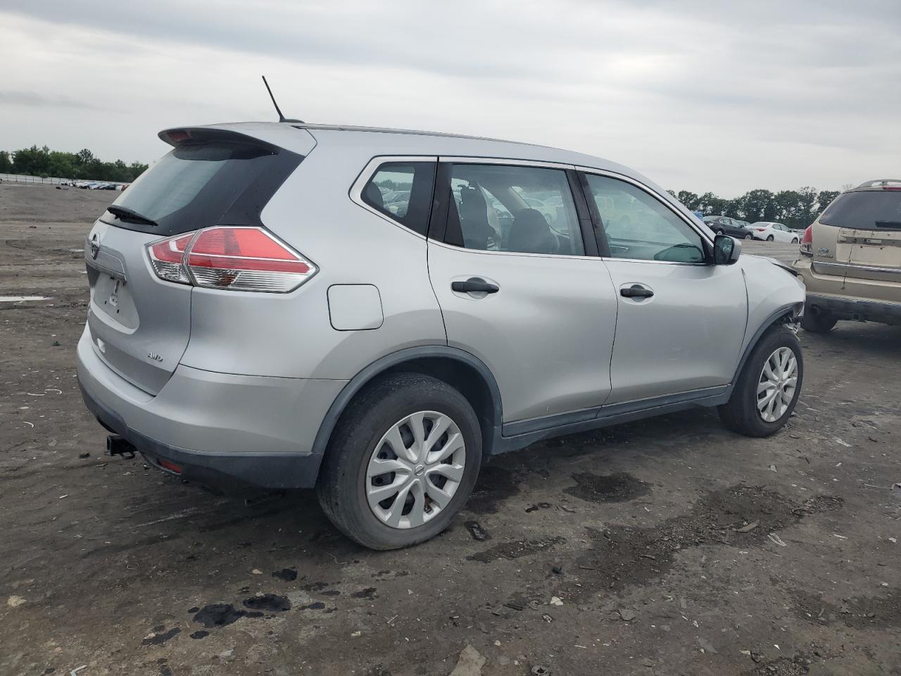 2016 Nissan Rogue S vin: KNMAT2MV9GP657796