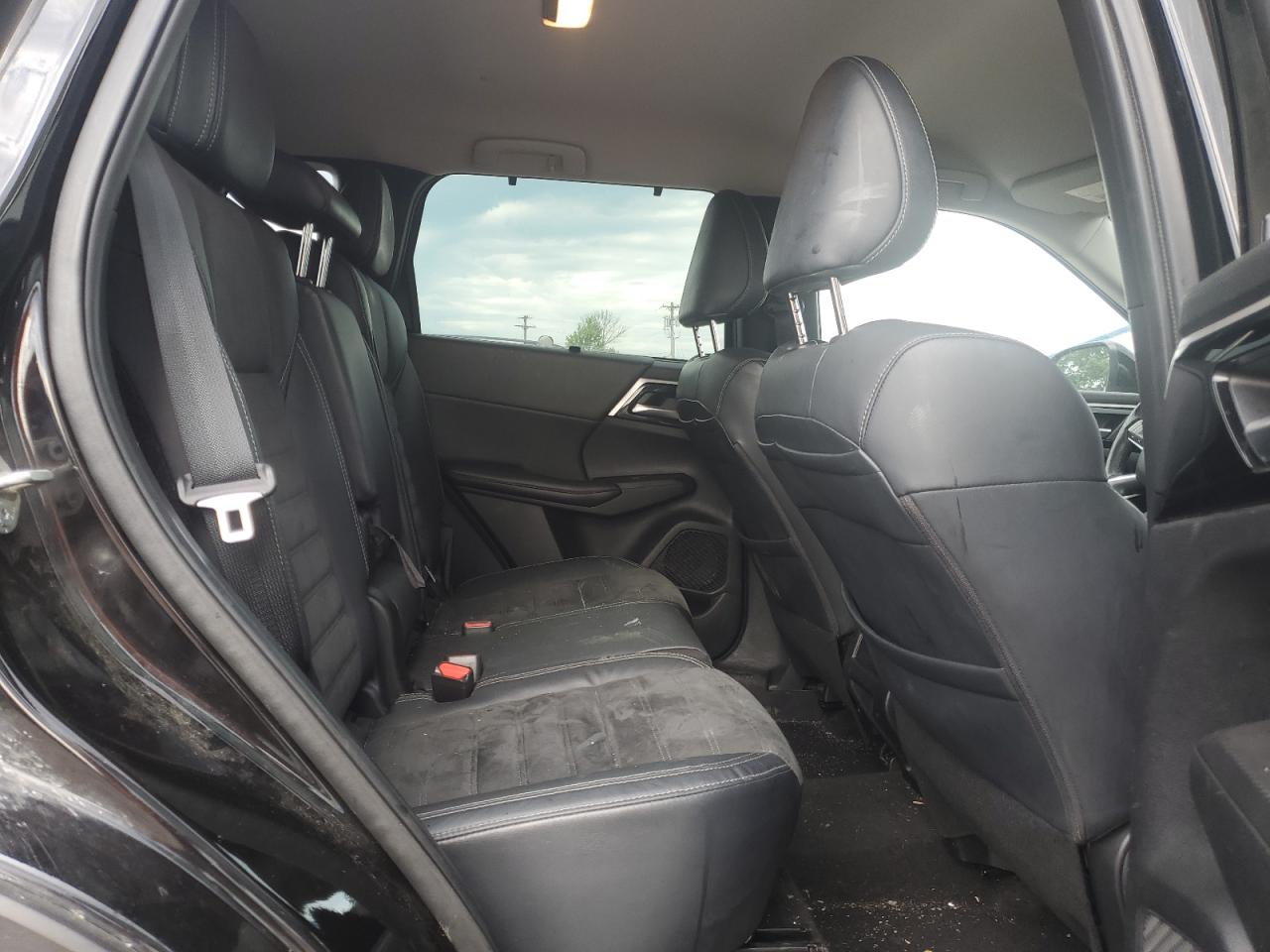 JA4J4UA88NZ033085 2022 Mitsubishi Outlander Se