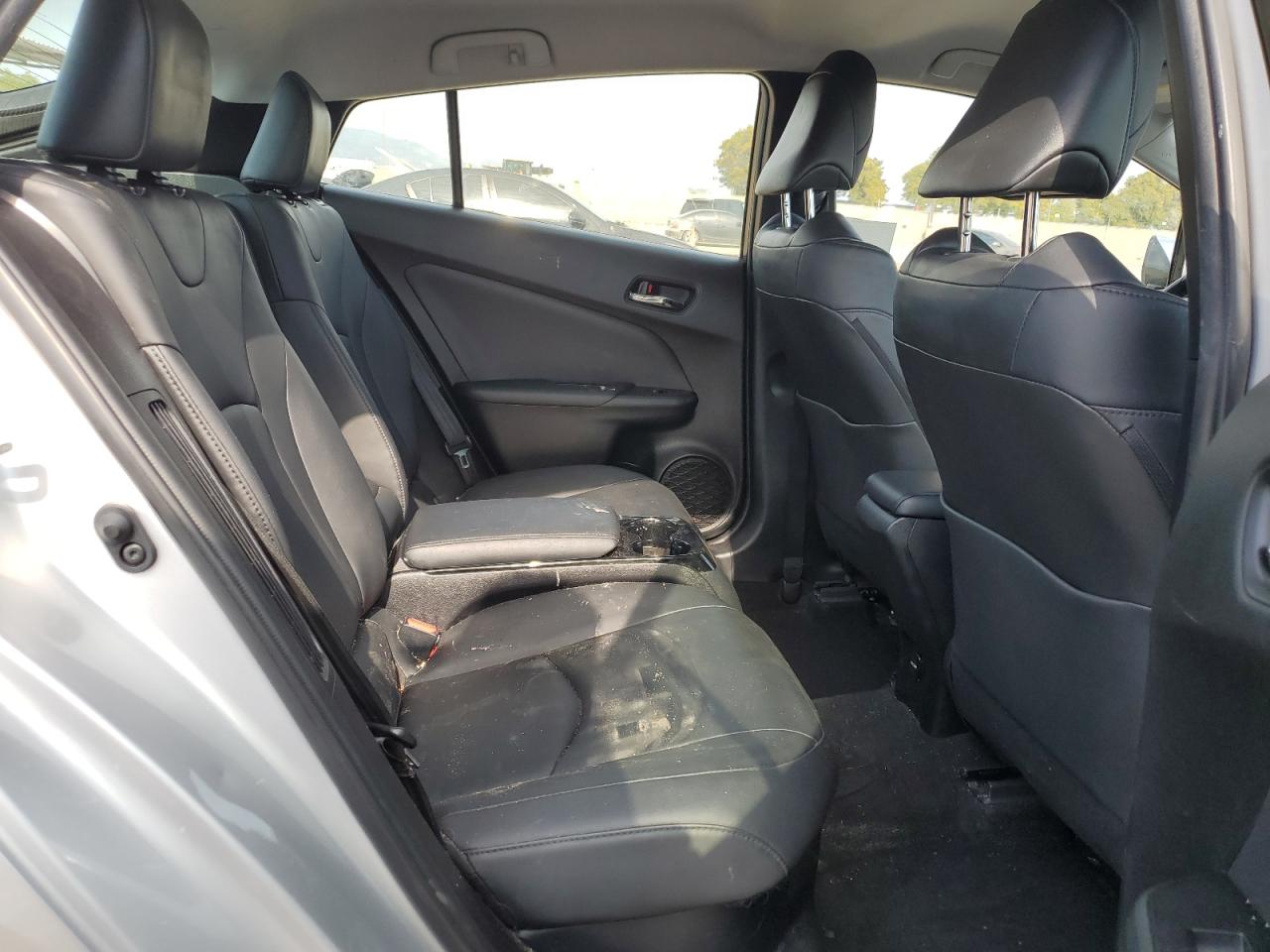 JTDKARFP1H3064329 2017 Toyota Prius Prime