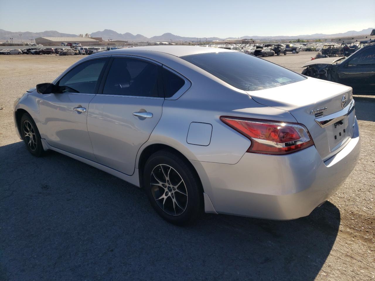 2013 Nissan Altima 2.5 vin: 1N4AL3AP1DN437805