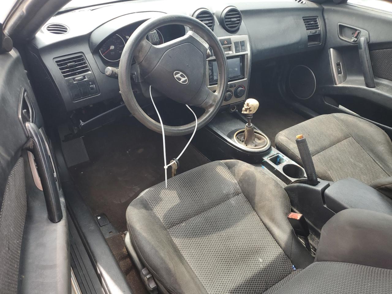 KMHHM65D04U135088 2004 Hyundai Tiburon