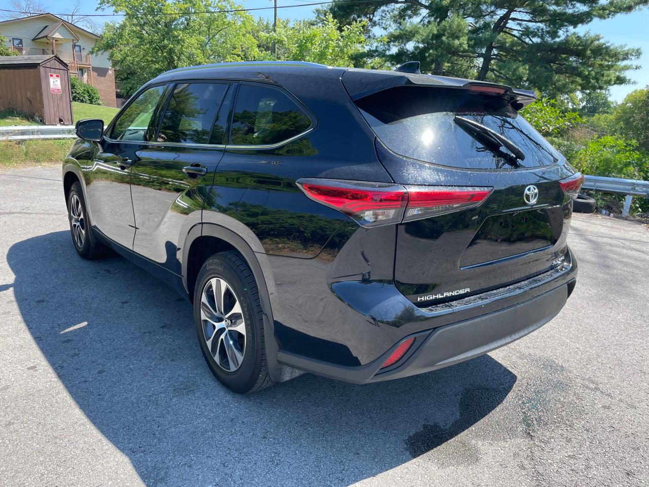 2021 Toyota Highlander Xle vin: 5TDGZRBH2MS542215