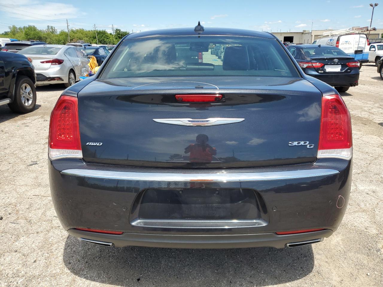 2C3CCAKG1GH225350 2016 Chrysler 300C
