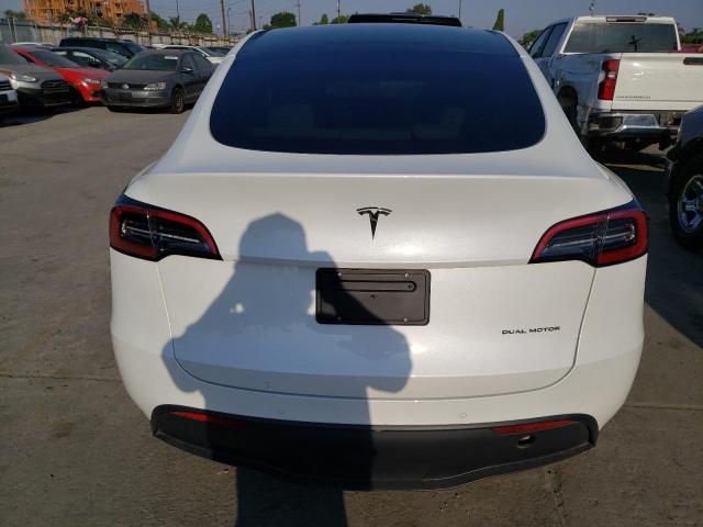 2022 Tesla Model Y VIN: 7SAYGDEE2NF358111 Lot: 62708134