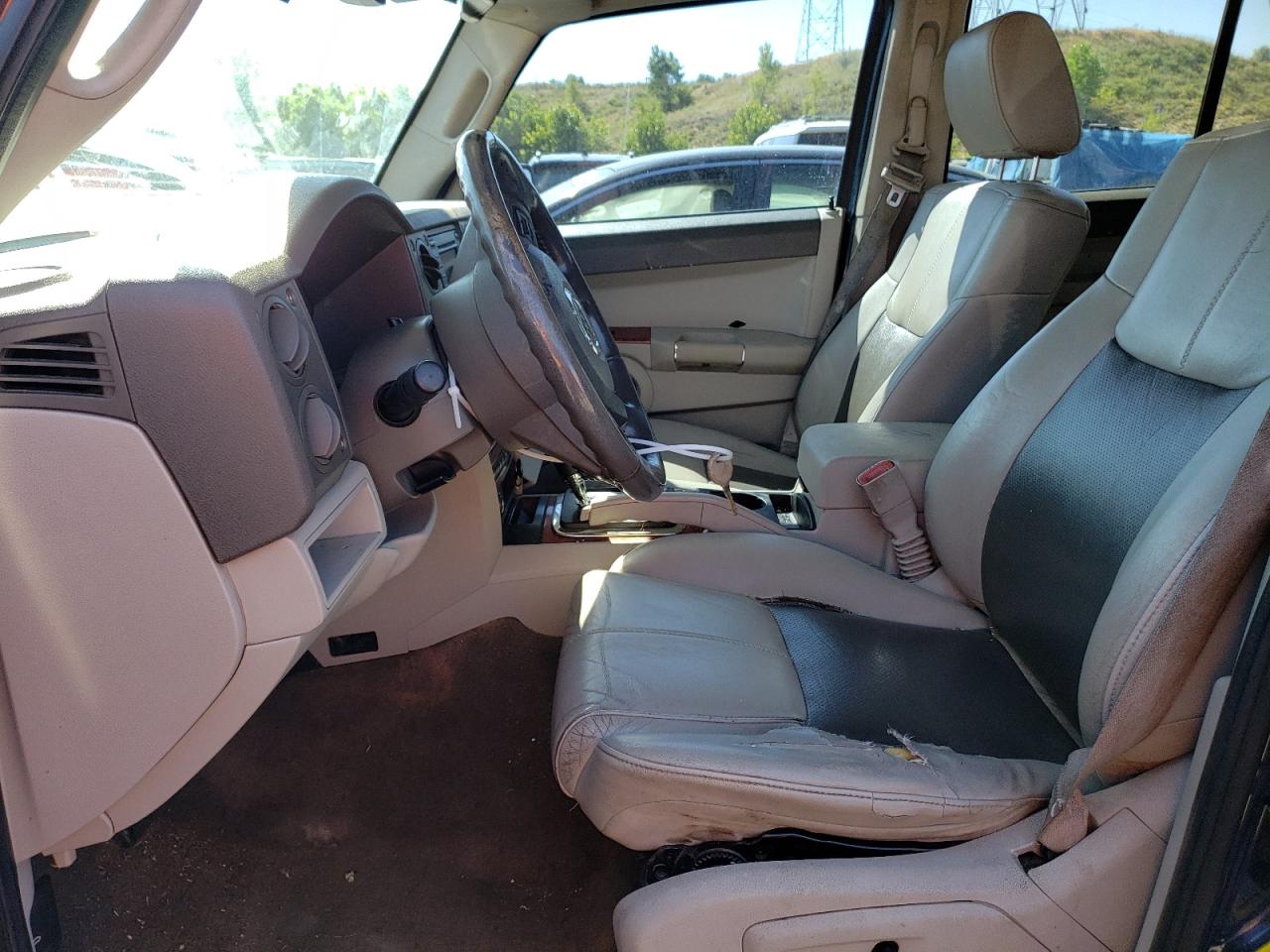 1J8HG58N86C105879 2006 Jeep Commander Limited