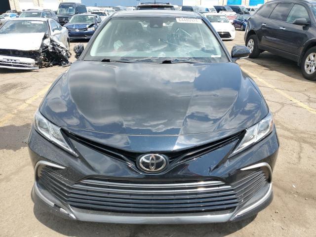 VIN 4T1R11BK7NU051337 2022 Toyota Camry, LE no.5