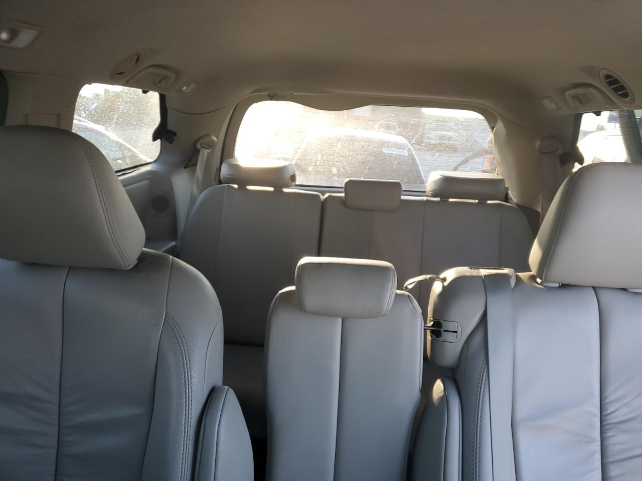 5TDYK3DC9BS157531 2011 Toyota Sienna Xle