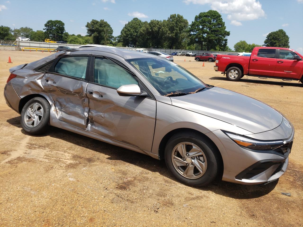 2024 Hyundai Elantra Se vin: KMHLL4DG8RU652935