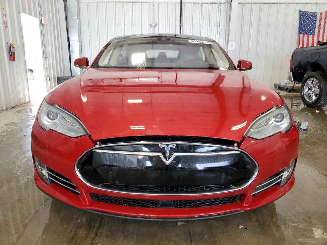 2014 Tesla Model S vin: 5YJSA1H20EFP66725