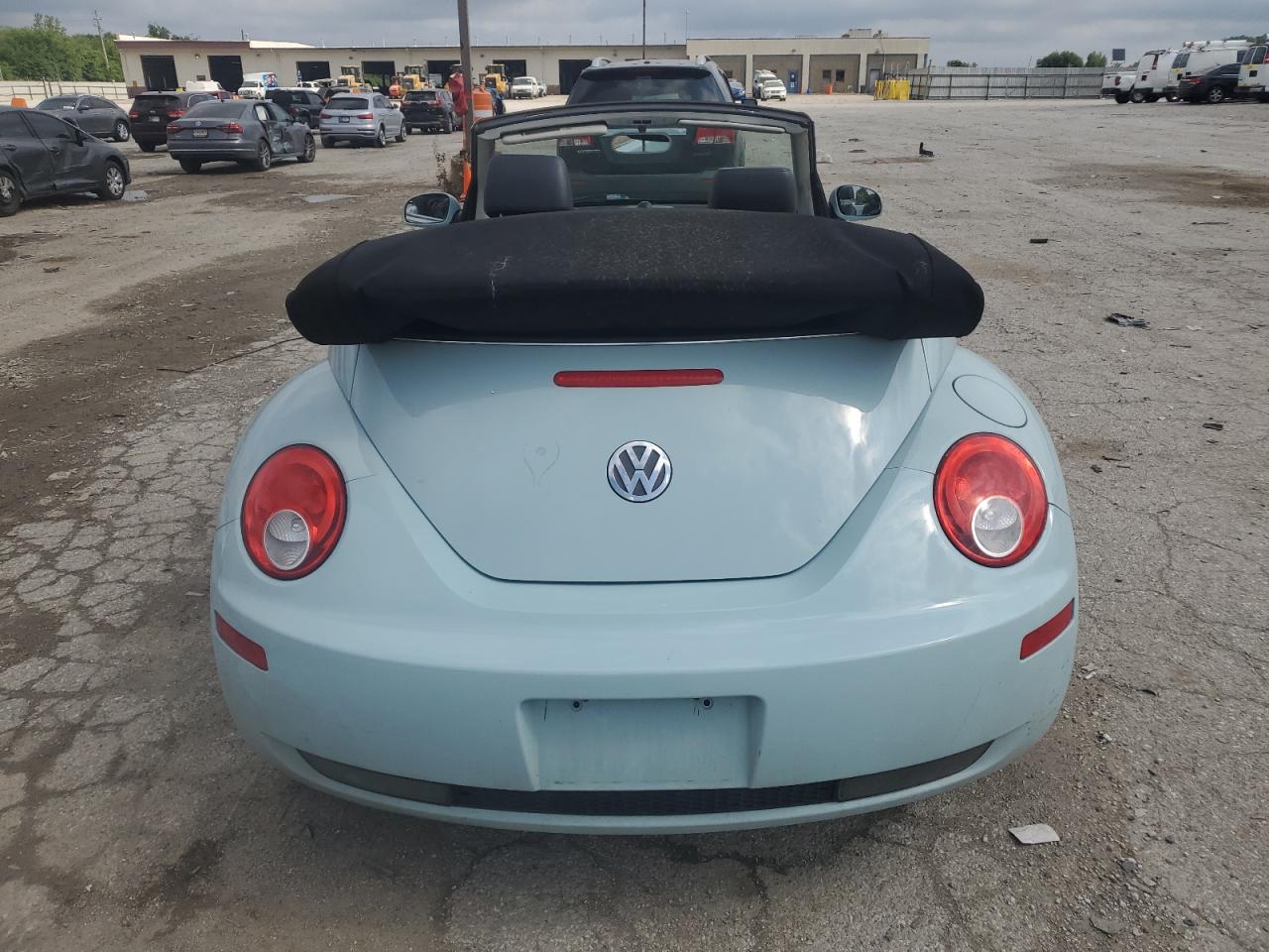 3VWSF31Y36M314628 2006 Volkswagen New Beetle Convertible Option Package 2