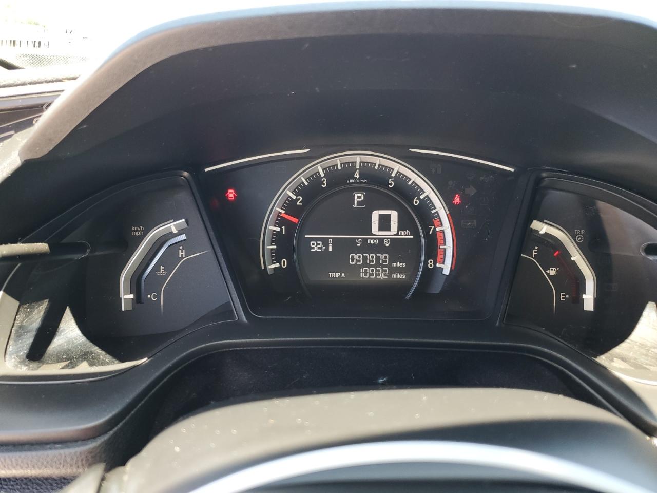 19XFC2F56JE025302 2018 Honda Civic Lx