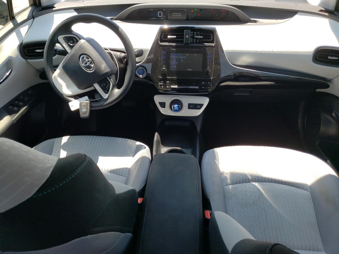 JTDKBRFU8J3061470 2018 Toyota Prius