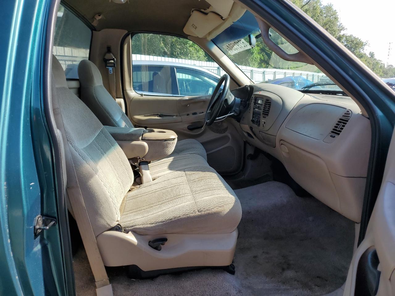 1FTDF1727VNC55624 1997 Ford F150