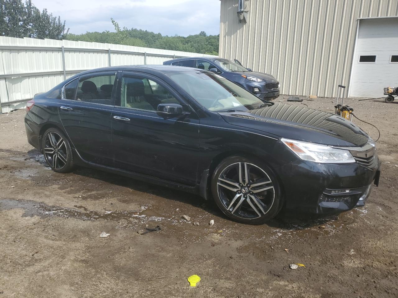 Lot #2733624418 2017 HONDA ACCORD TOU