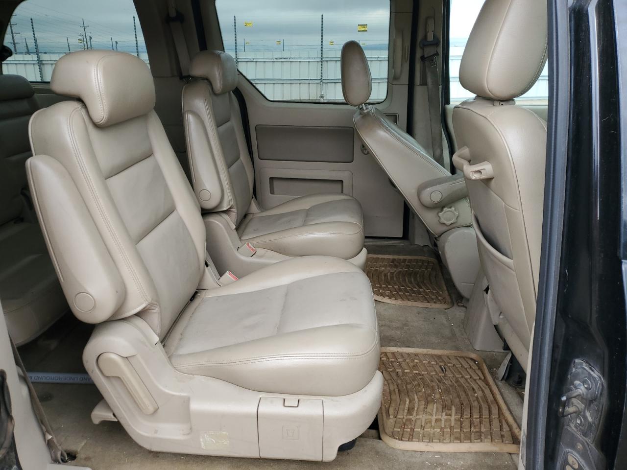 2FMDA58234BB10932 2004 Ford Freestar Limited