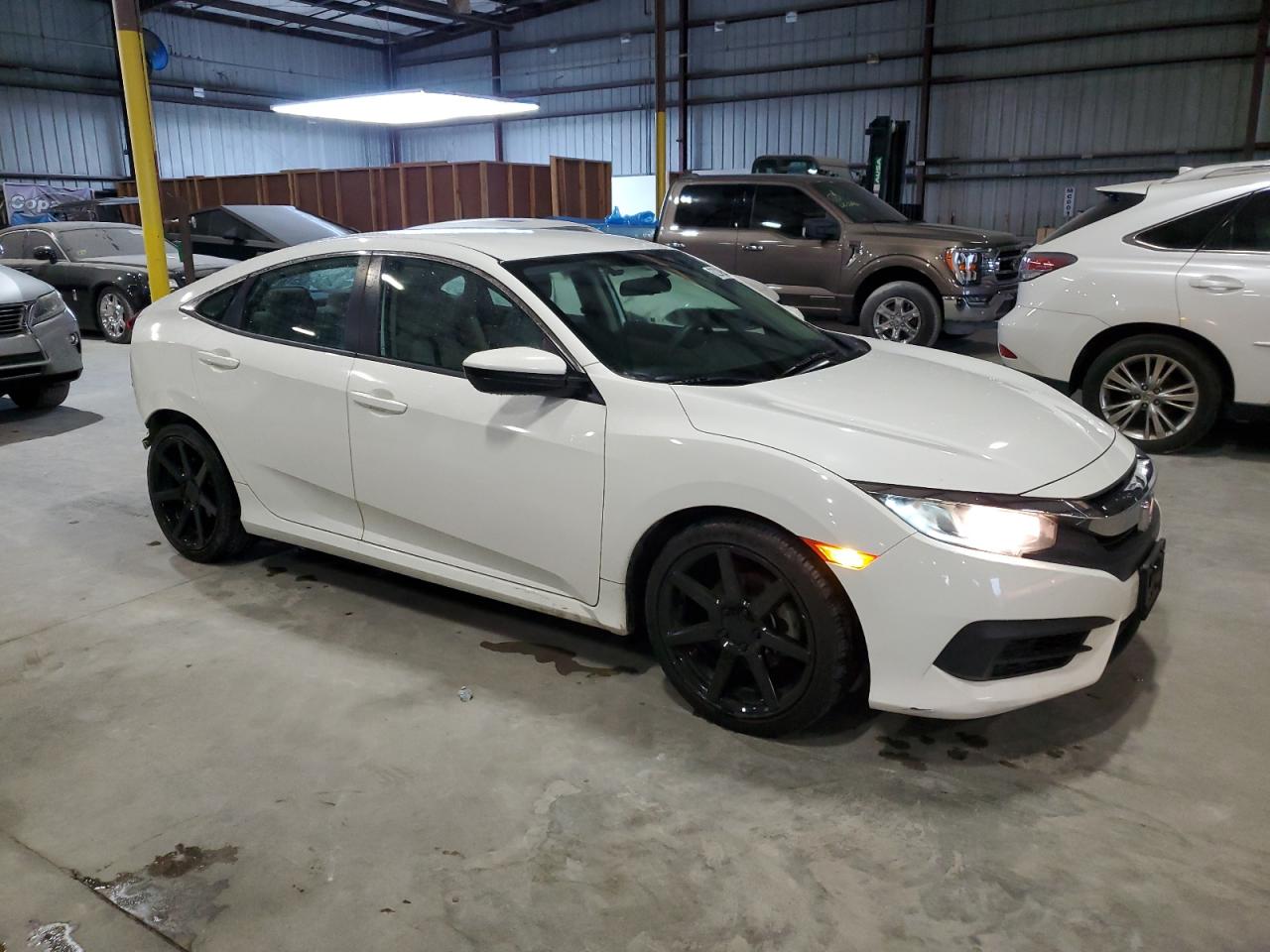 2HGFC2F53HH565075 2017 Honda Civic Lx 2HGFC2F53HH565075 2017 Honda Civic Lx