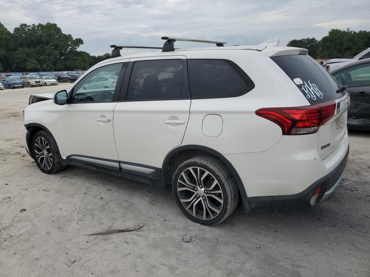 JA4AD3A32HZ050676 2017 Mitsubishi Outlander Se