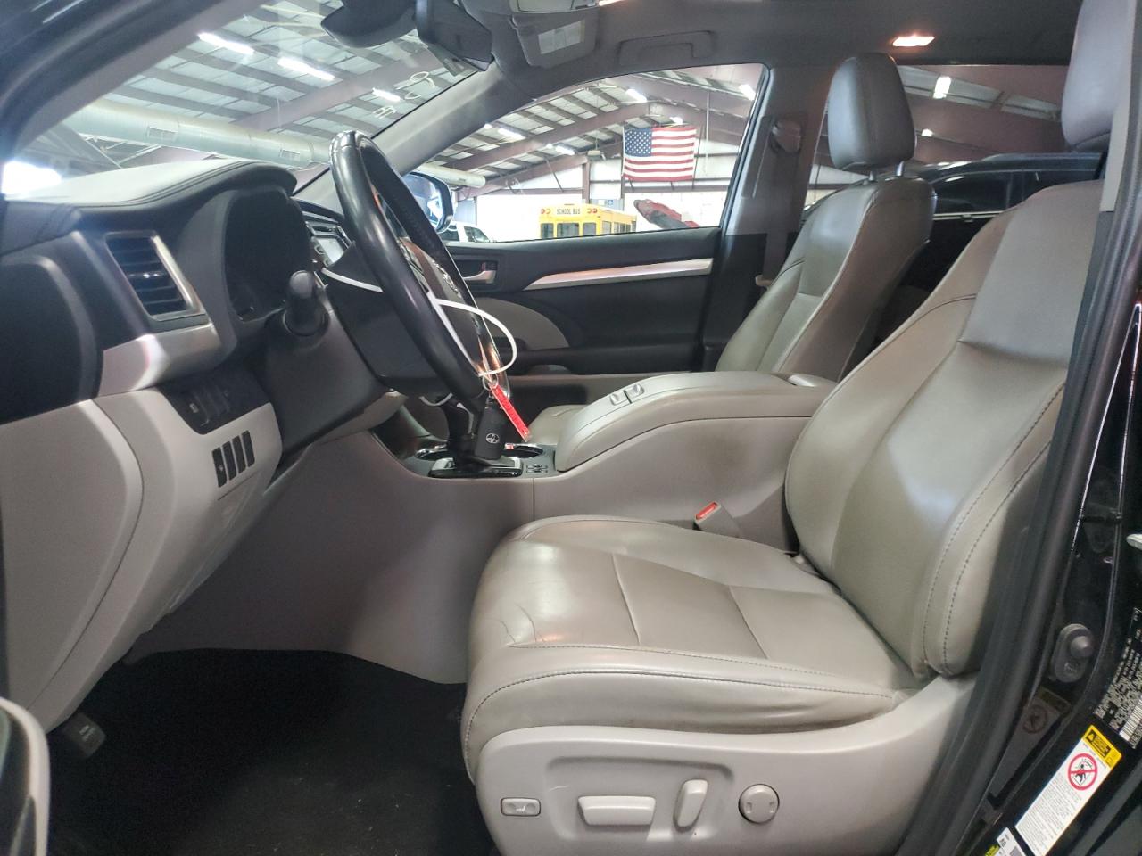 5TDJGRFH2KS058757 2019 Toyota Highlander Hybrid