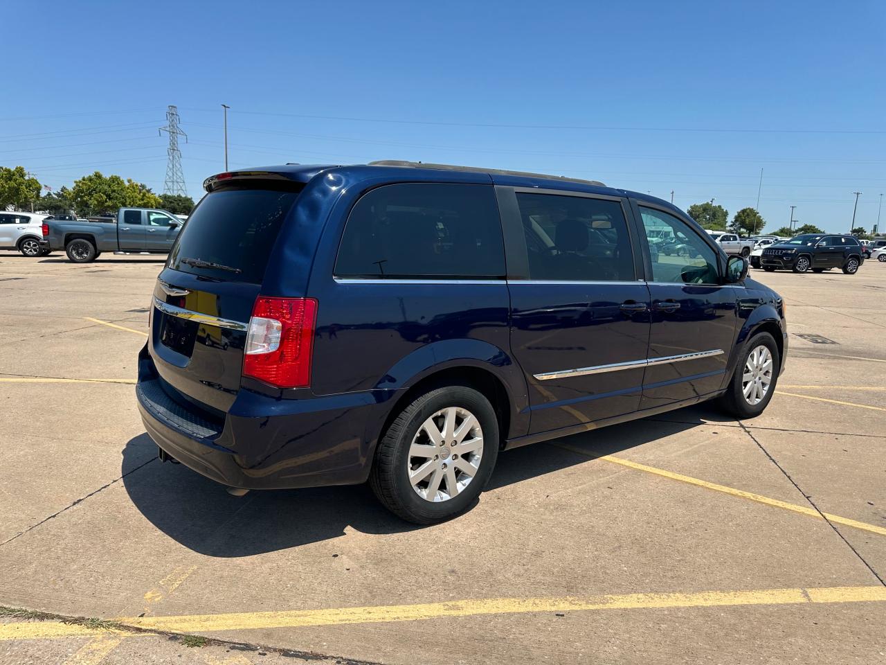 2014 Chrysler Town & Country Touring vin: 2C4RC1BG7ER207335