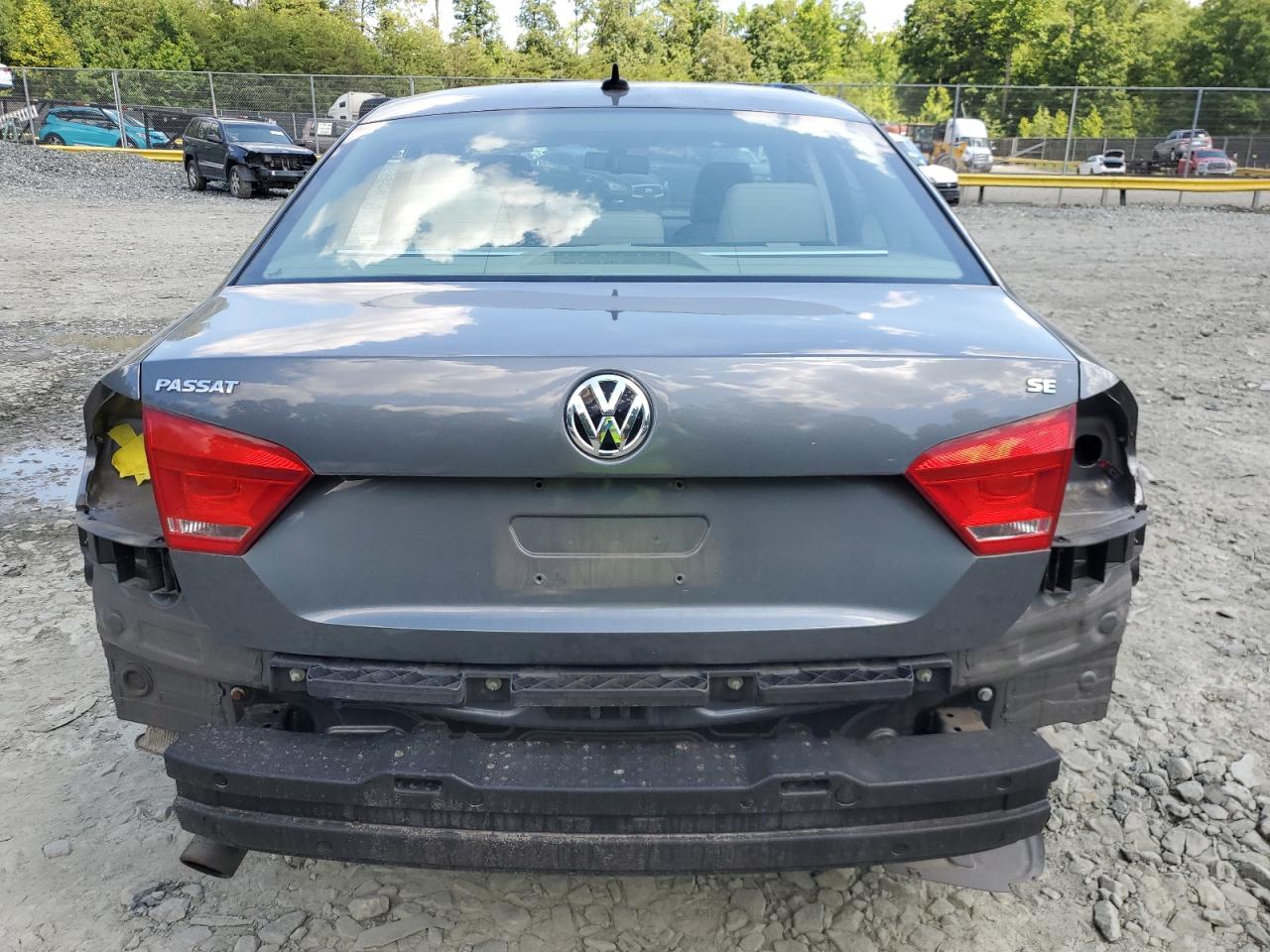 1VWBP7A36DC069346 2013 Volkswagen Passat Se