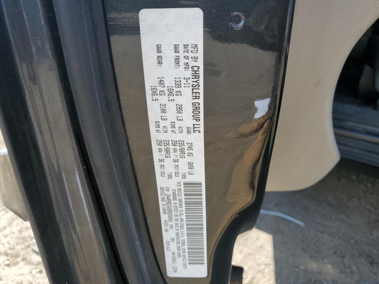 2A4RR8DG0BR690094 2011 Chrysler Town & Country Touring L