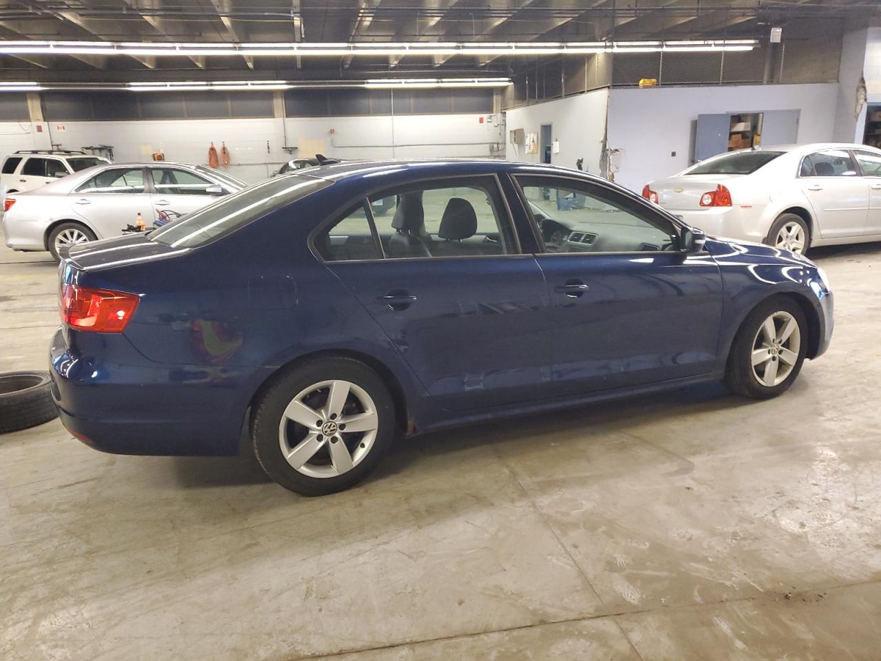 2012 Volkswagen Jetta Tdi vin: 3VWLL7AJ7CM038571