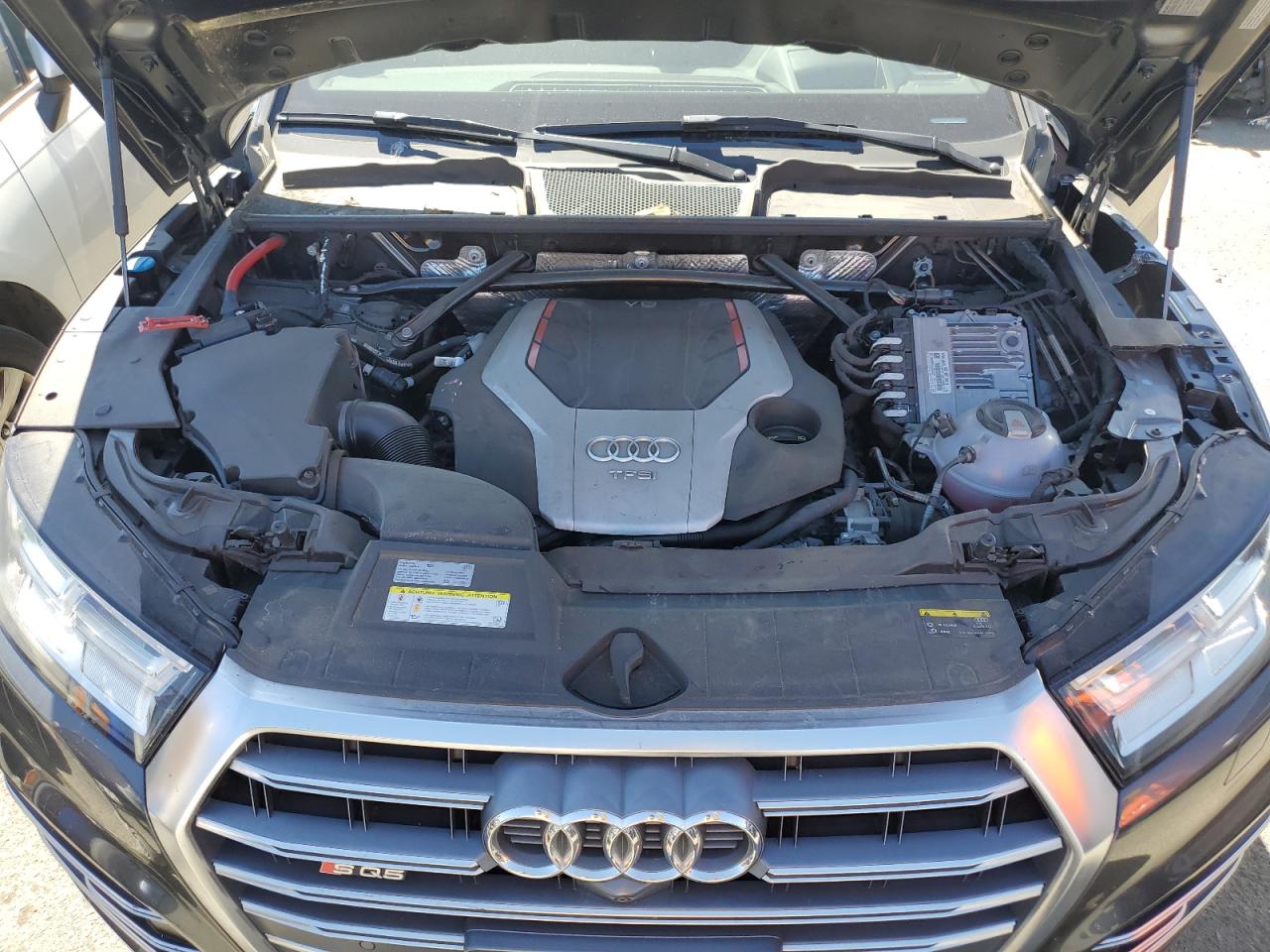 WA1C4AFY0J2091081 2018 Audi Sq5 Prestige