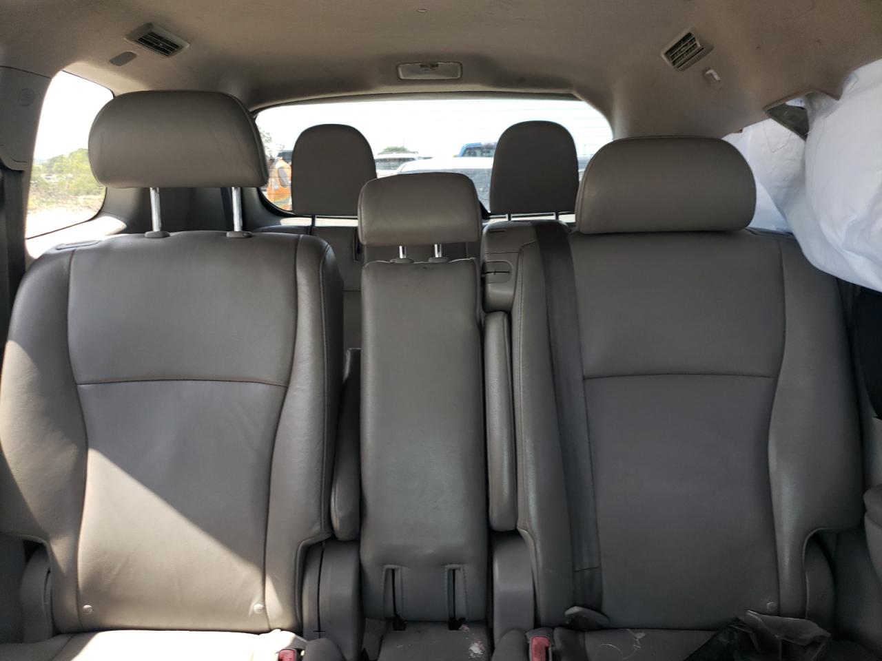 5TDYK3EH8AS001036 2010 Toyota Highlander Limited