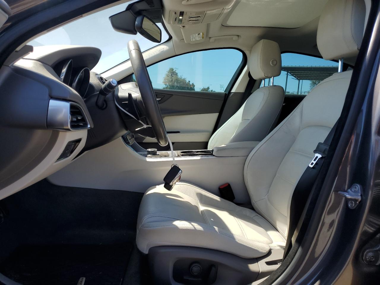 SAJAE4BG1HA967117 2017 Jaguar Xe Prestige