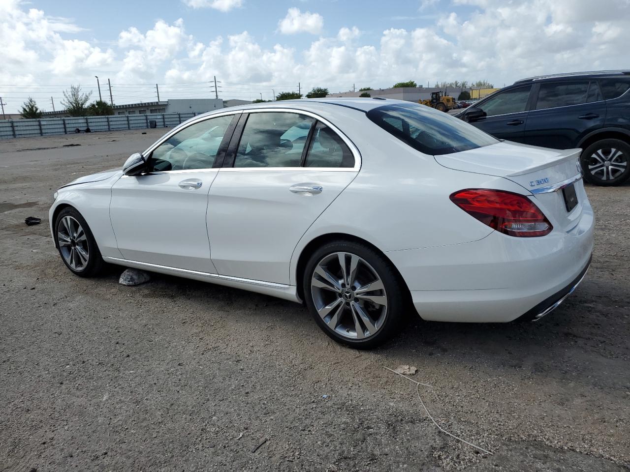 2018 Mercedes-Benz C 300 vin: 55SWF4JB5JU244034