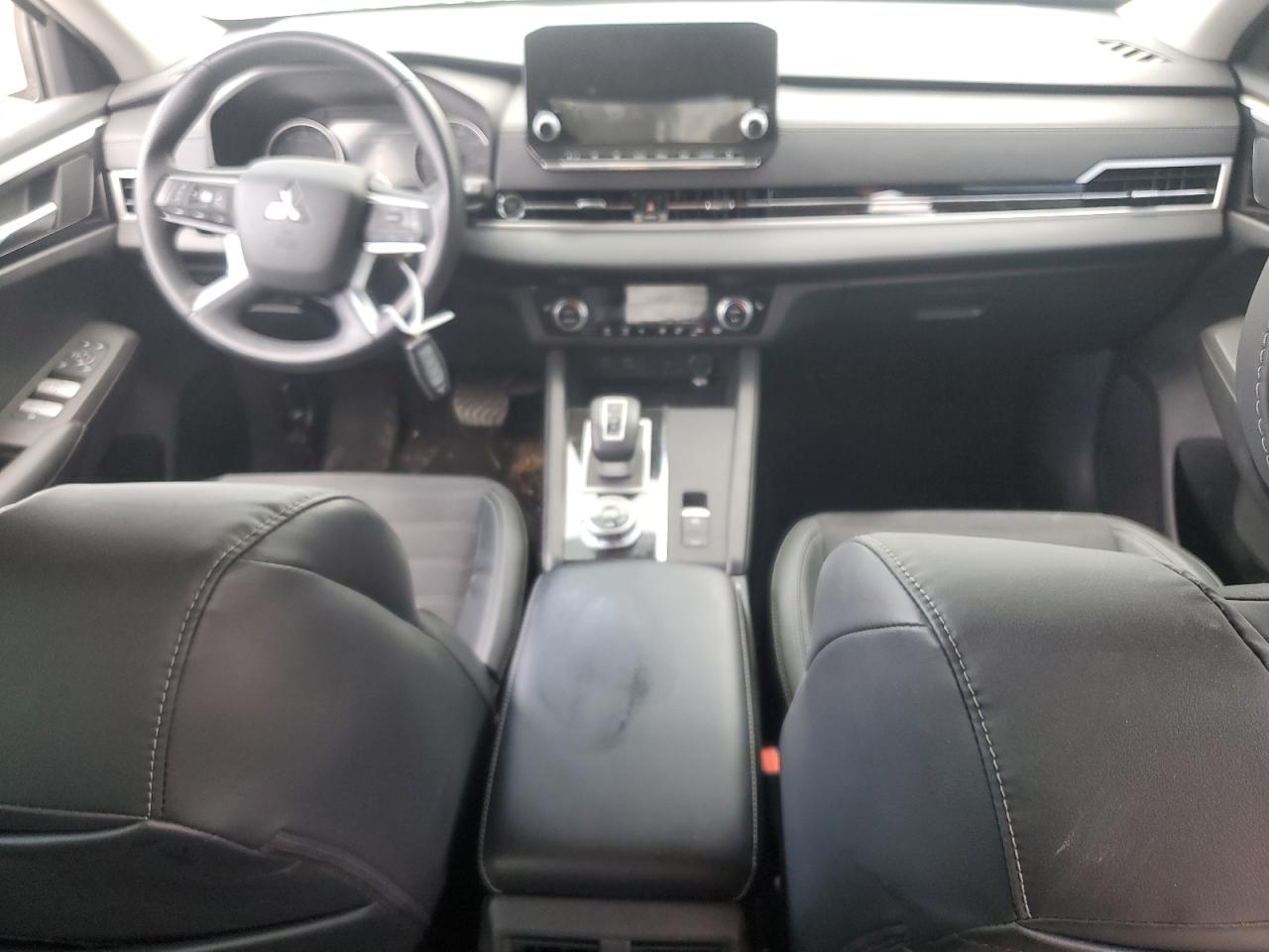 JA4J4UA8XNZ010505 2022 Mitsubishi Outlander Se