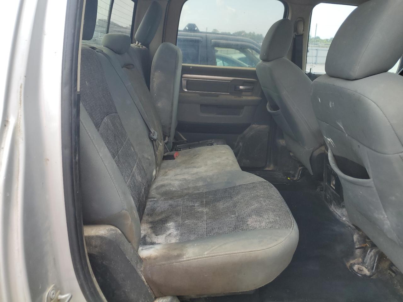 1C6RR6LT1HS550868 2017 Ram 1500 Slt