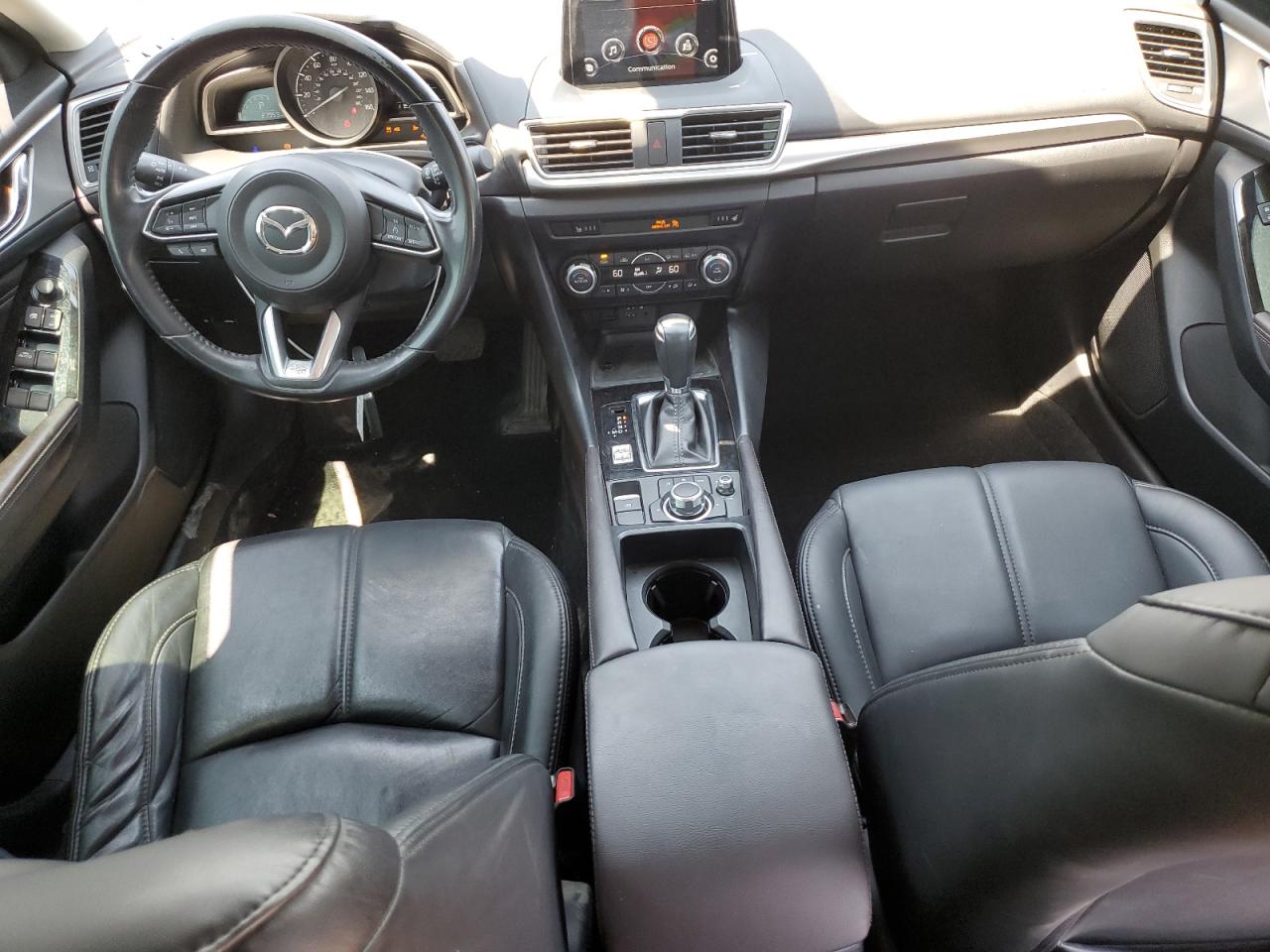 3MZBN1V37JM239320 2018 Mazda 3 Touring