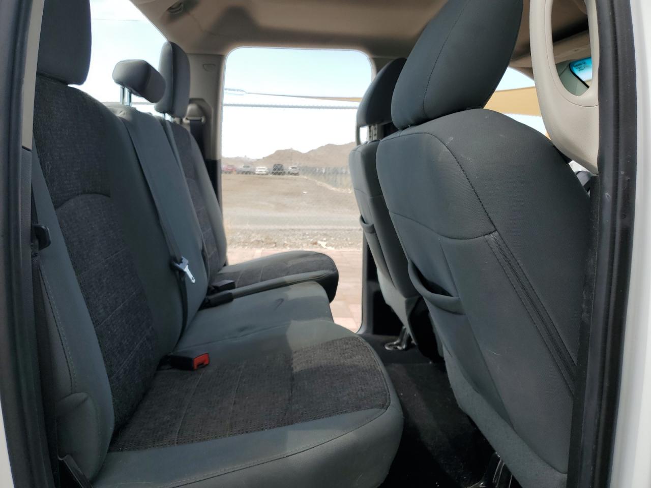 1C6RR6GT9FS603467 2015 Ram 1500 Slt